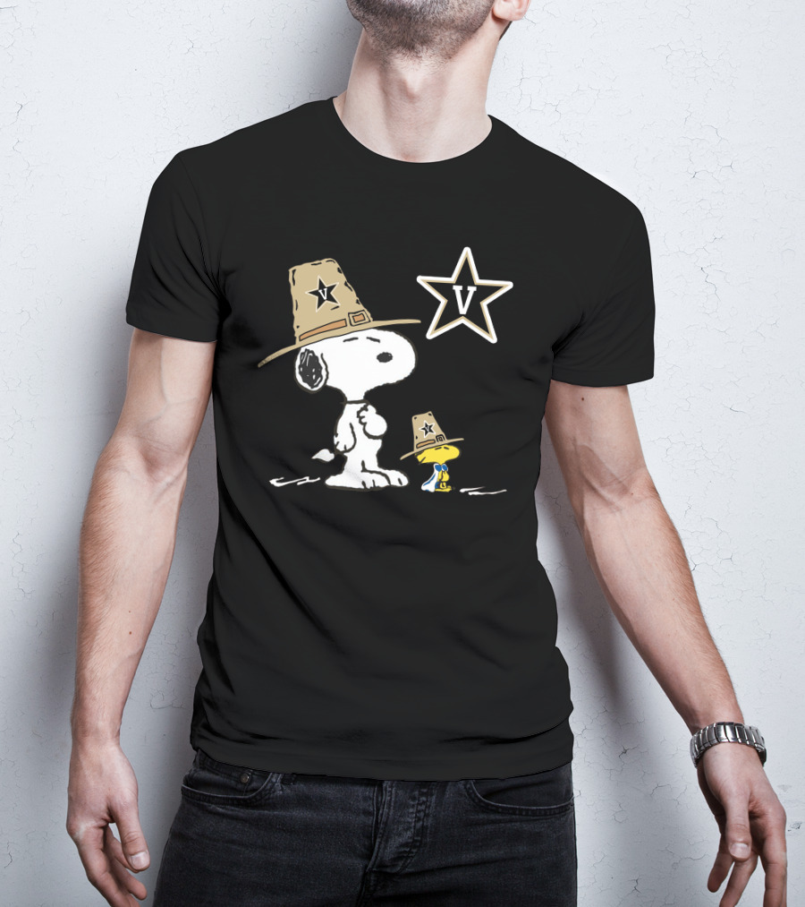 Snoopy Vanderbilt Commodores Star Logo Woodstock Pilgrim Hat T-Shirt