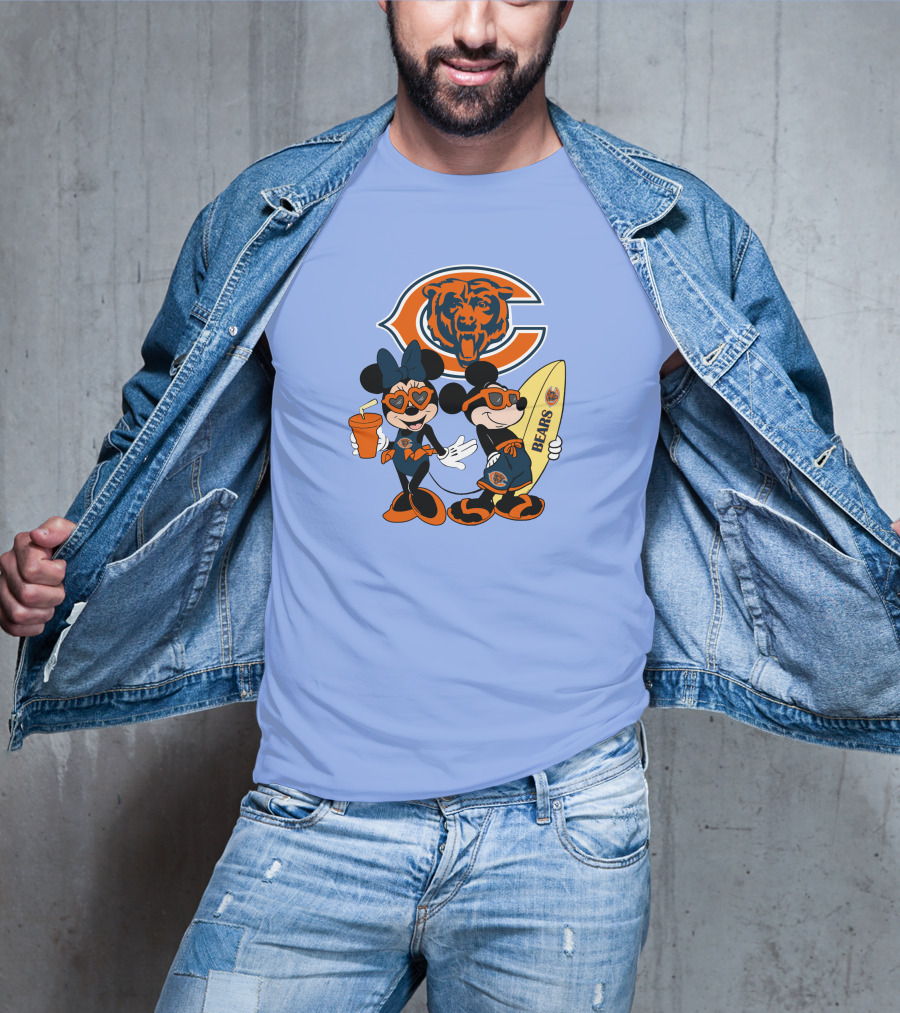 Bears Mickey Happy Vacation Chicago Football Theme Minnie And Mickey Beach Fun T-Shirt