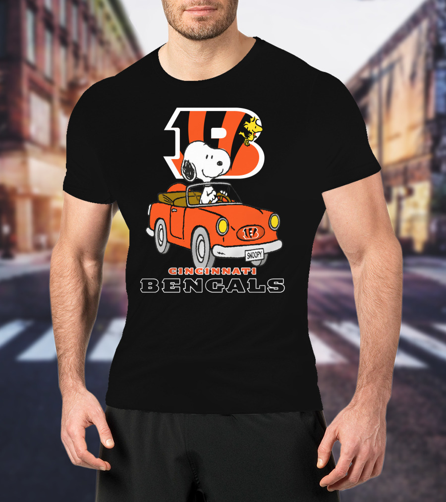Cincinnati Bengals Snoopy Driving Woodstock Car NFL Peanuts T-Shirt