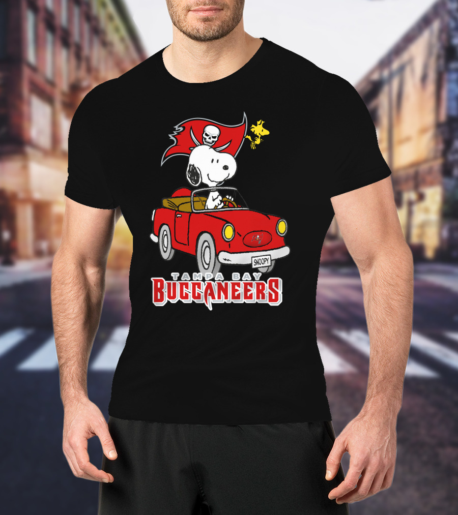 Tampa Bay Buccaneers Snoopy Driving Peanuts Woodstock Car Football Fan T-Shirt