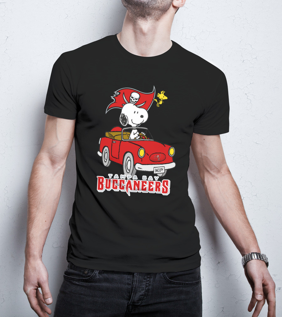 Tampa Bay Buccaneers Snoopy Driving Peanuts Woodstock Car Football Fan T-Shirt
