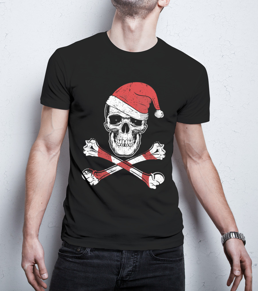Pirate Jolly Roger Santa Hat Skull Christmas T-Shirt