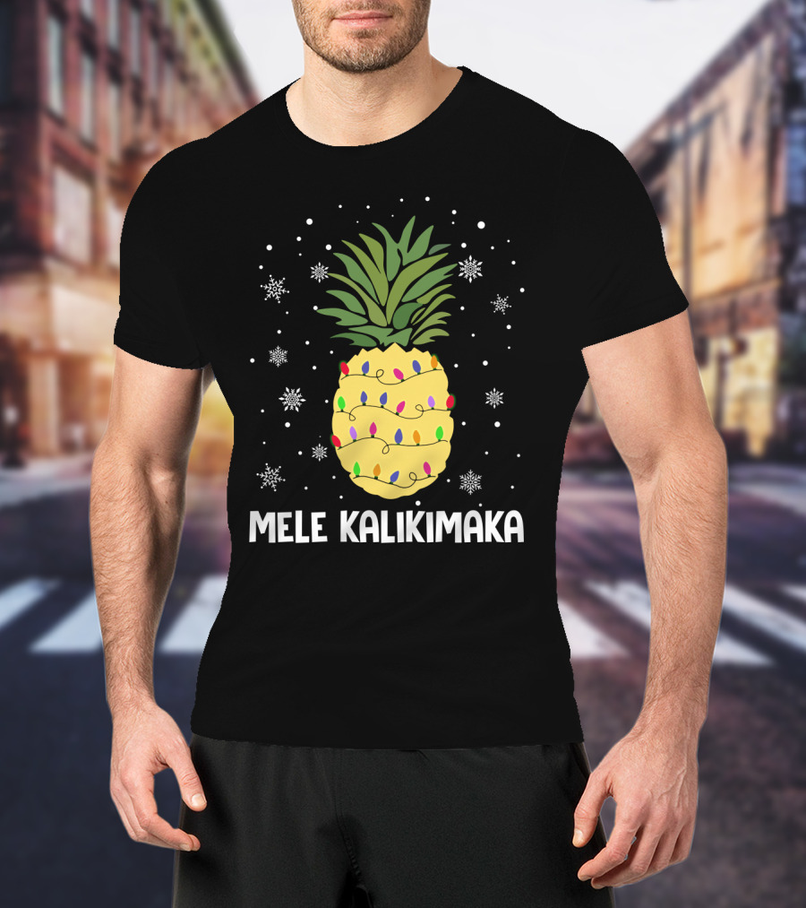 Mele Kalikimaka Pineapple Christmas Lights And Snowflakes T-Shirt