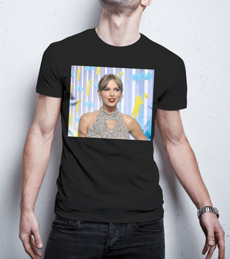 Taylor Swift MTV VMA Red Carpet Look With Silver Sequin Dress T-Shirt