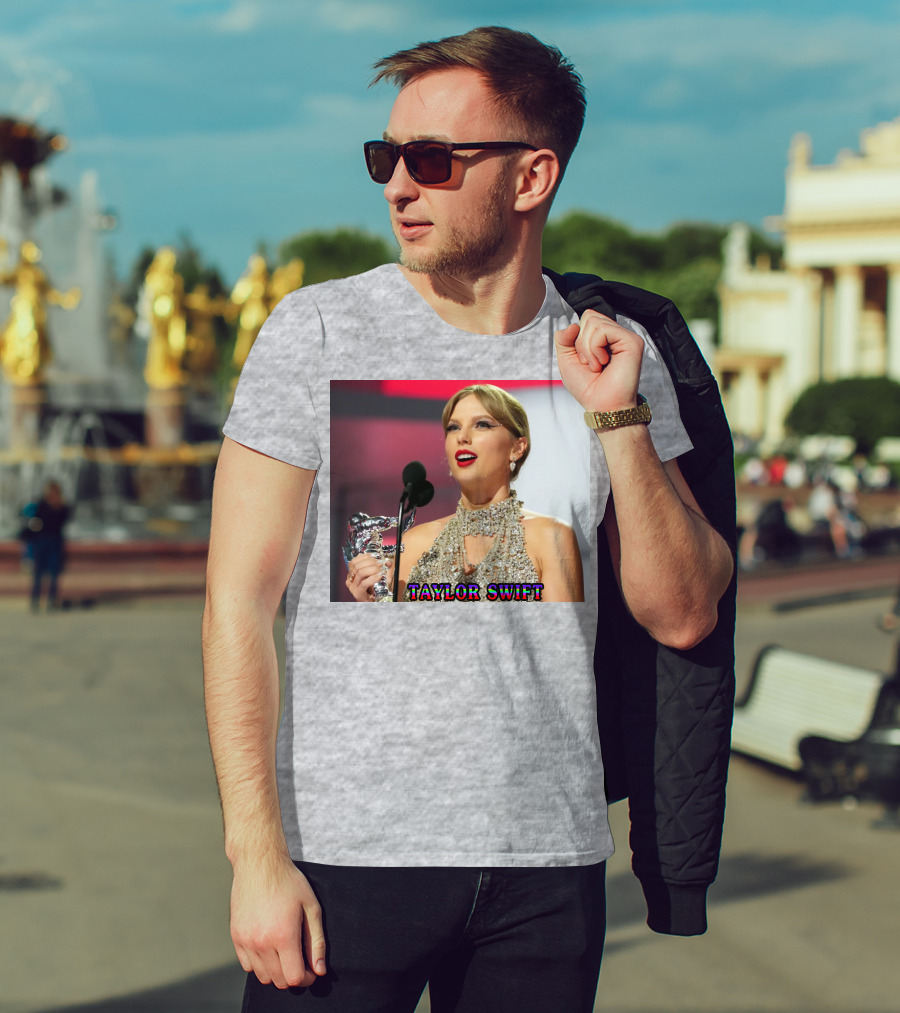Taylor Swift Singer Songwriter Award Moment T-Shirt