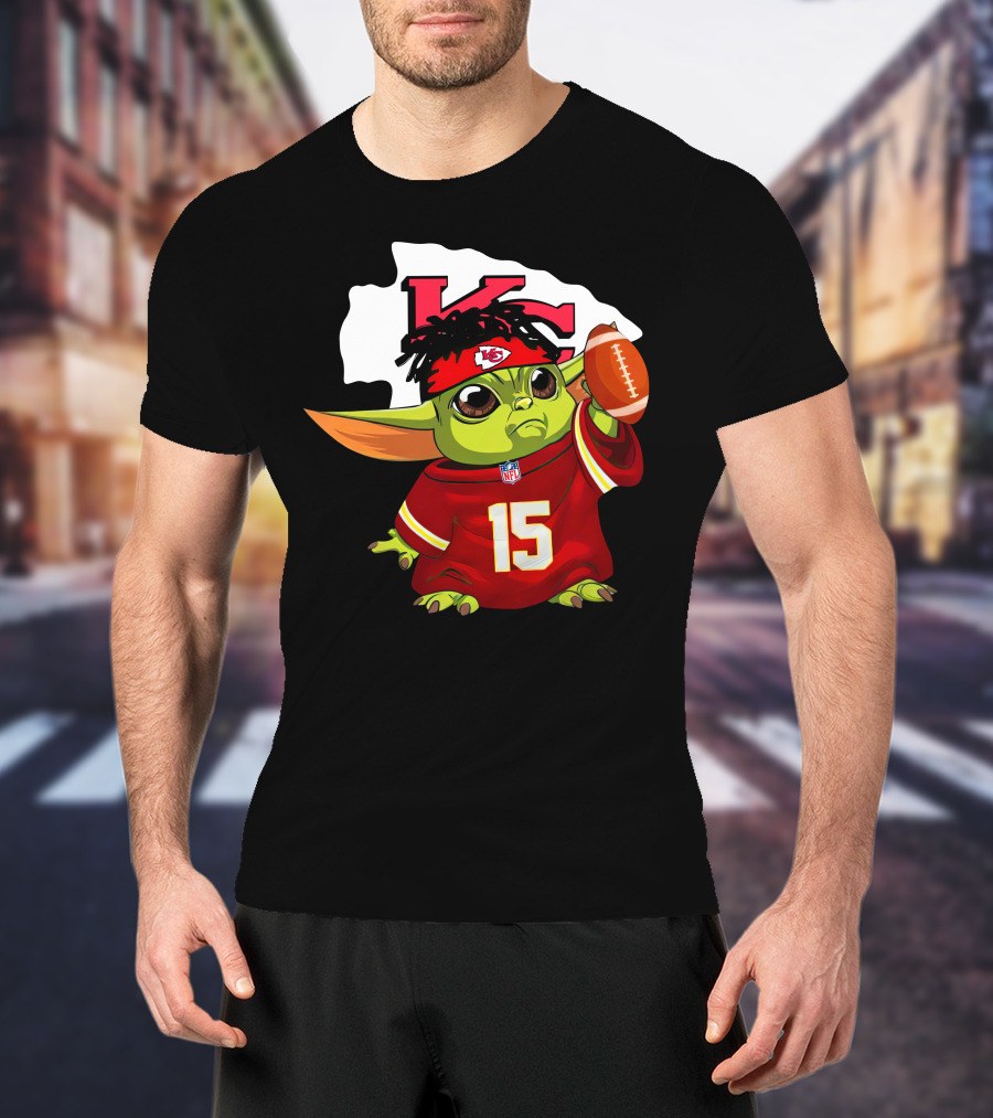 Star Wars Baby Yoda Mandalorian Kansas City Chiefs Patrick Mahomes 15 Merch T-Shirt
