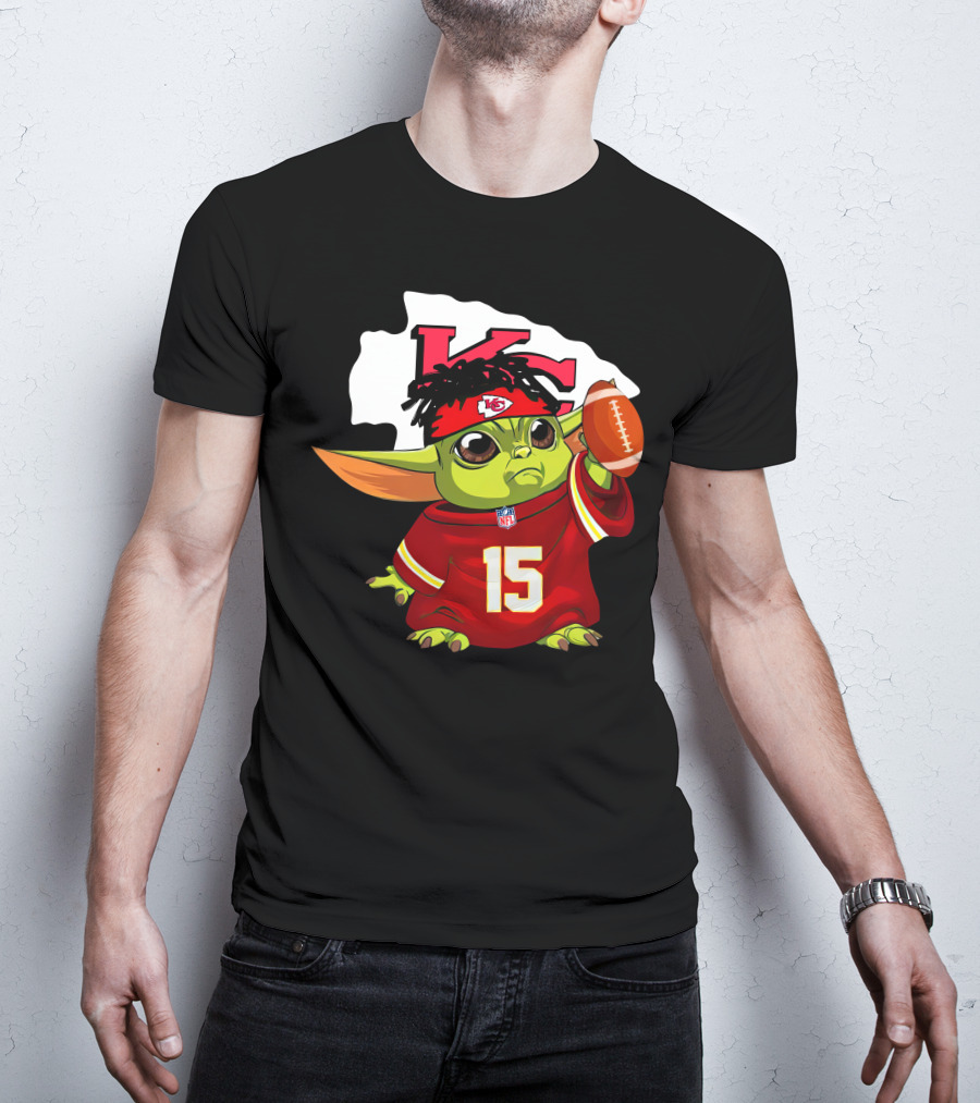 Star Wars Baby Yoda Mandalorian Kansas City Chiefs Patrick Mahomes 15 Merch T-Shirt