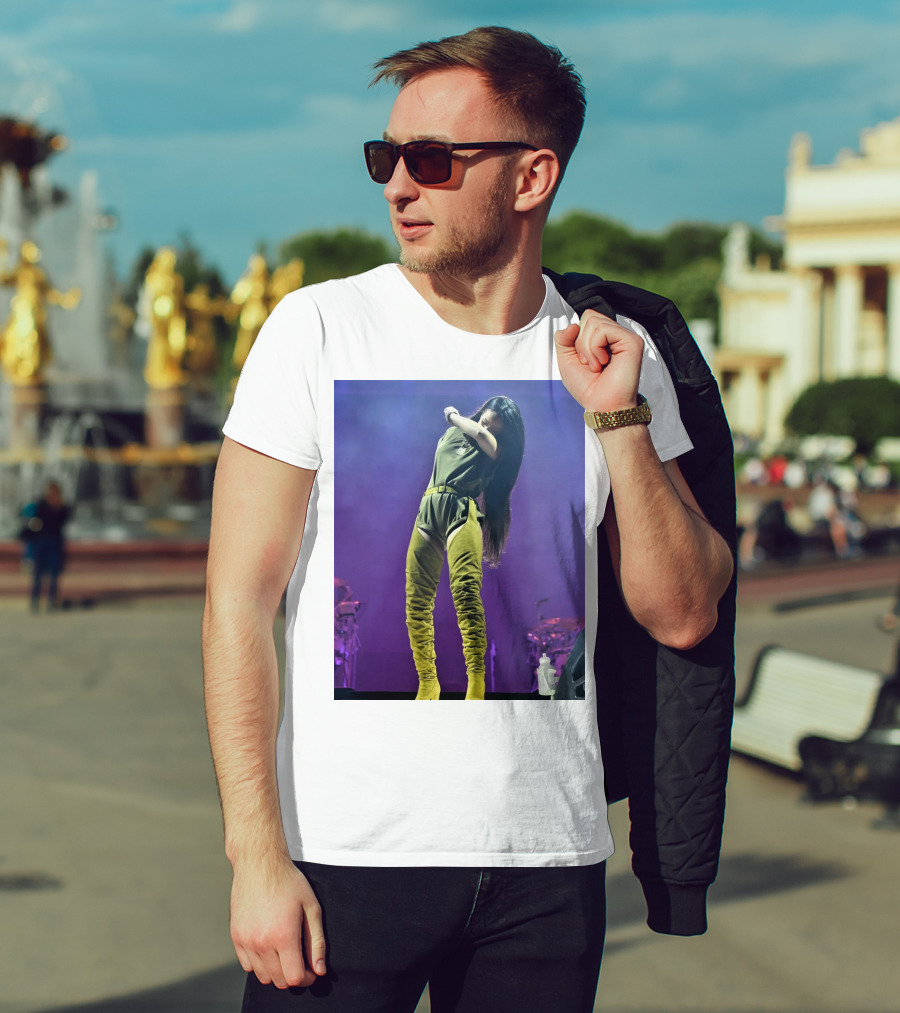 Rihanna Performing Live At Made In America Festival T-Shirt