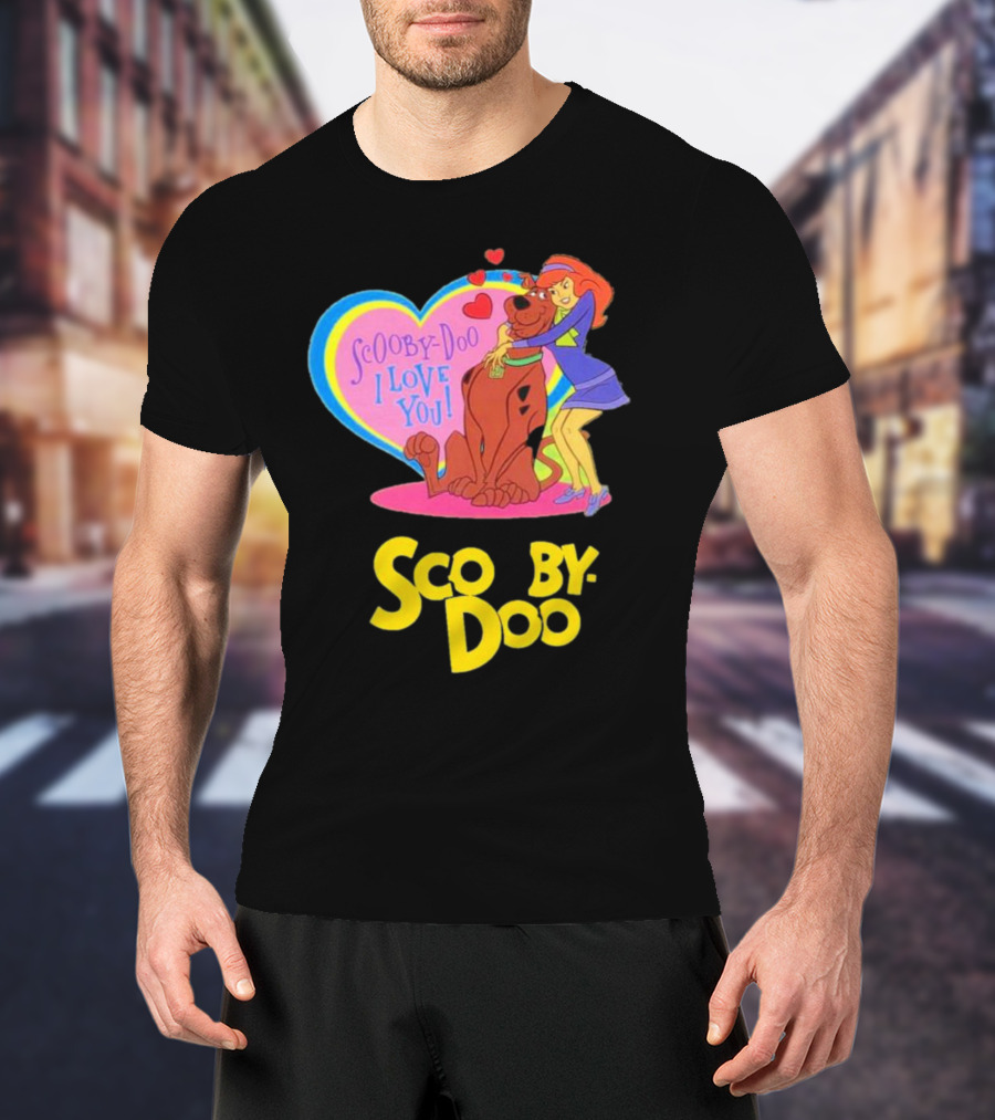 Scooby-Doo I Love You Heart And Hug With Daphne T-Shirt