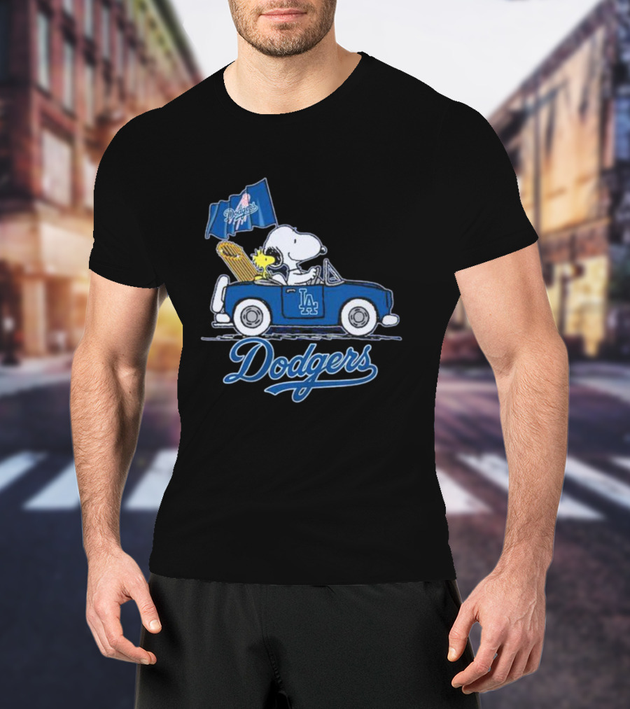 Snoopy And Woodstock Driving LA Dodgers Car With Flag T-Shirt