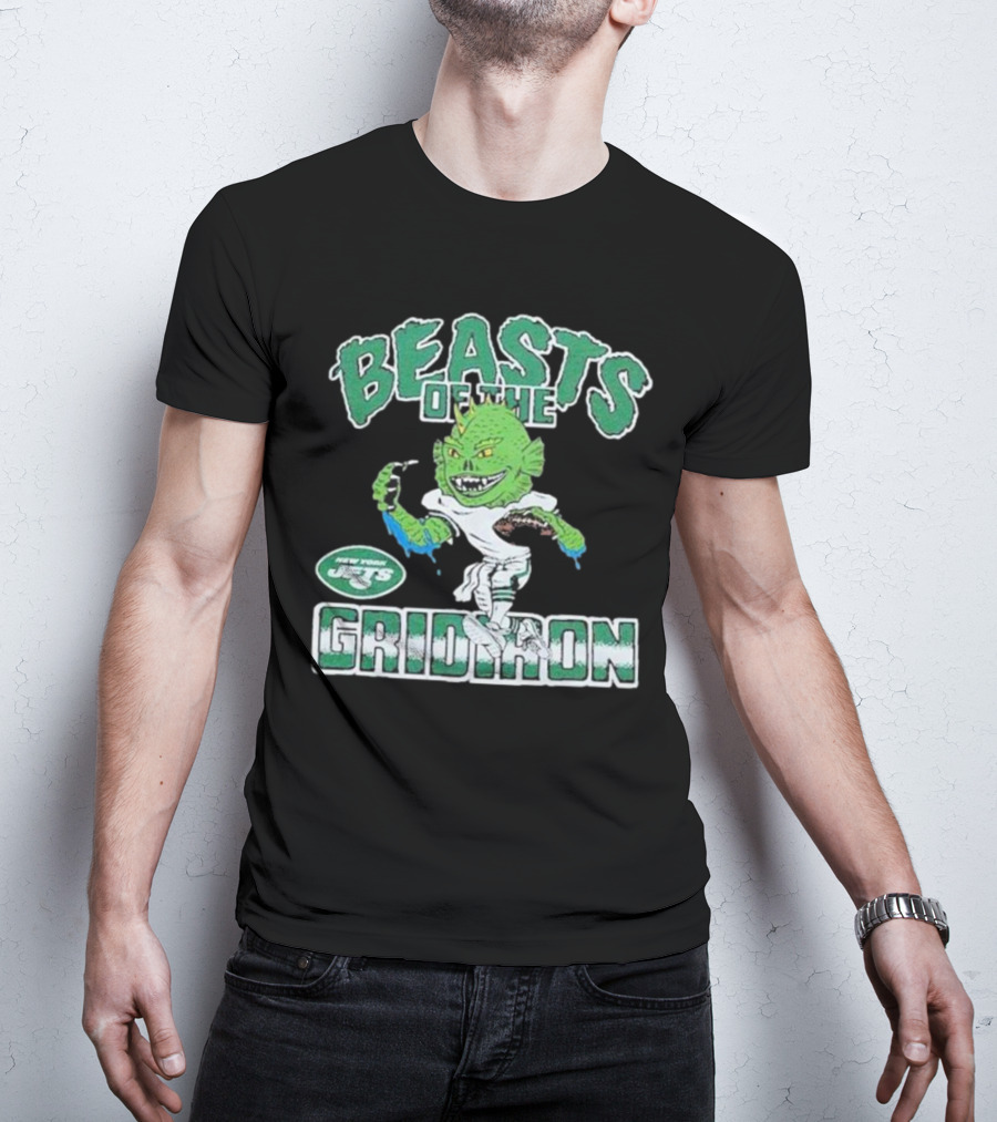 New York Jets Beasts Of The Gridiron Monster Holding Football T-Shirt