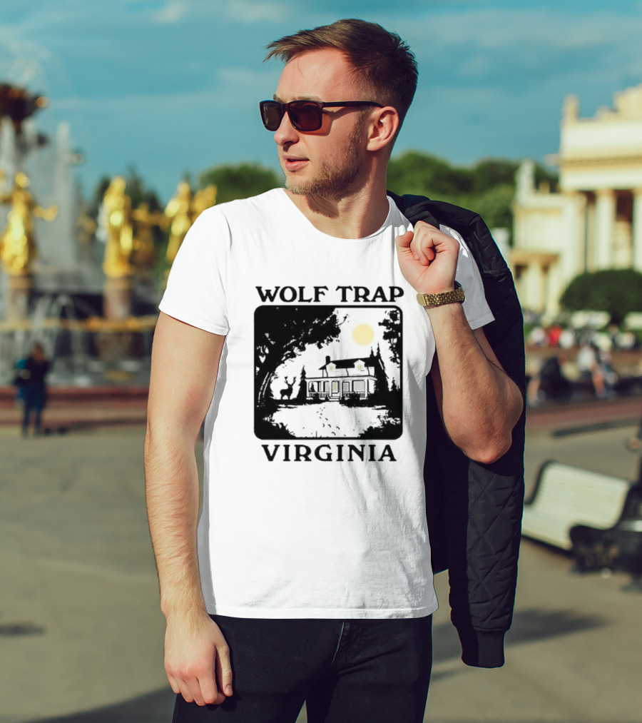 Wolf Trap Virginia Nighttime Scene Deer Moonlit House T-Shirt