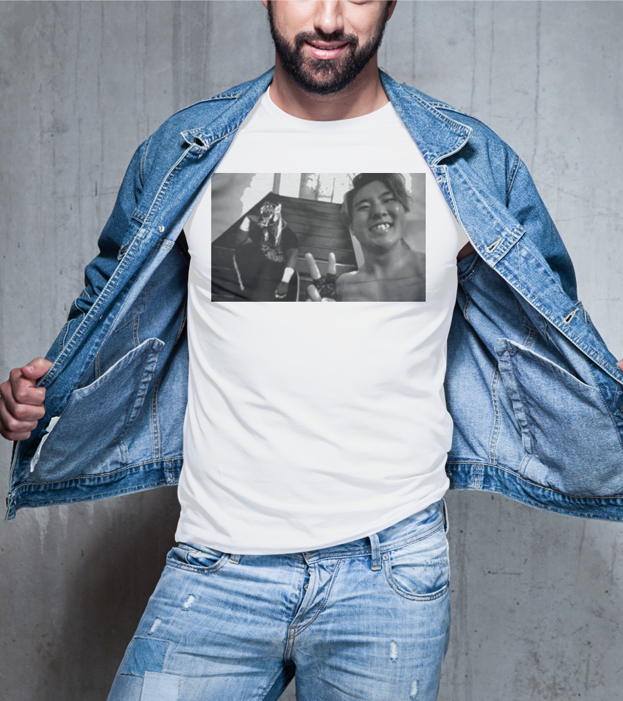 Master Wato El Desperado Peace Sign Selfie Stairs T-Shirt