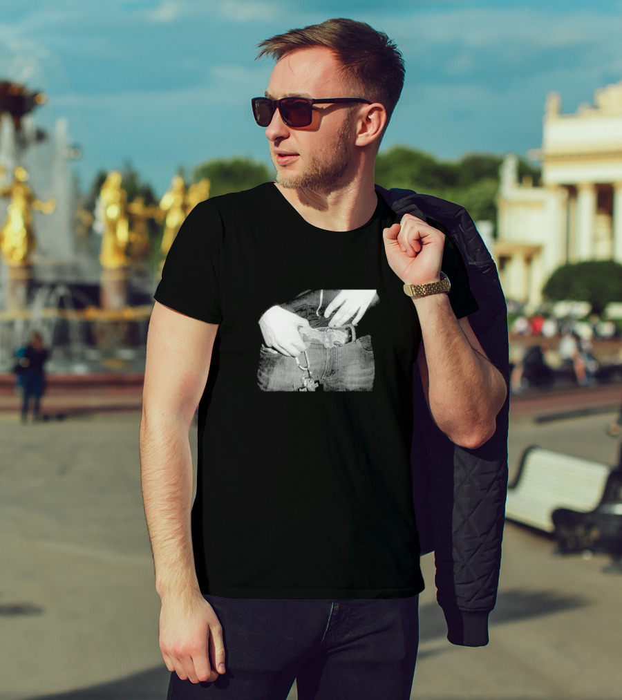 Birdloaf Bat Buckle Monochrome Close-Up T-Shirt