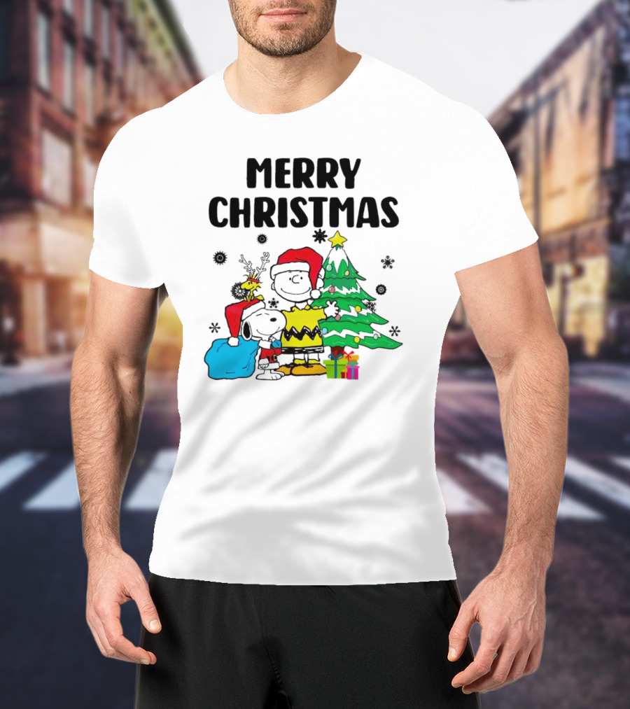 Charlie Snoopy Woodstock Merry Christmas Tree Santa Hats T-Shirt
