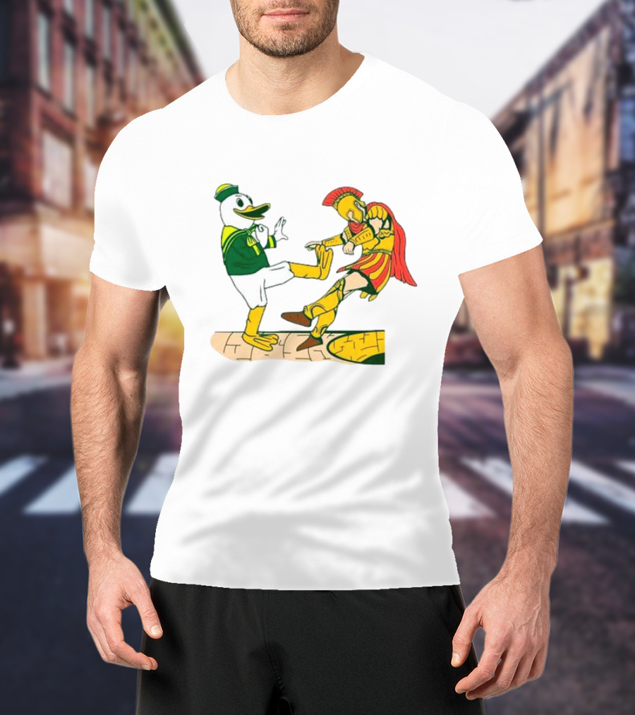 USC Trojans Versus Oregon Ducks Kick Scene T-Shirt
