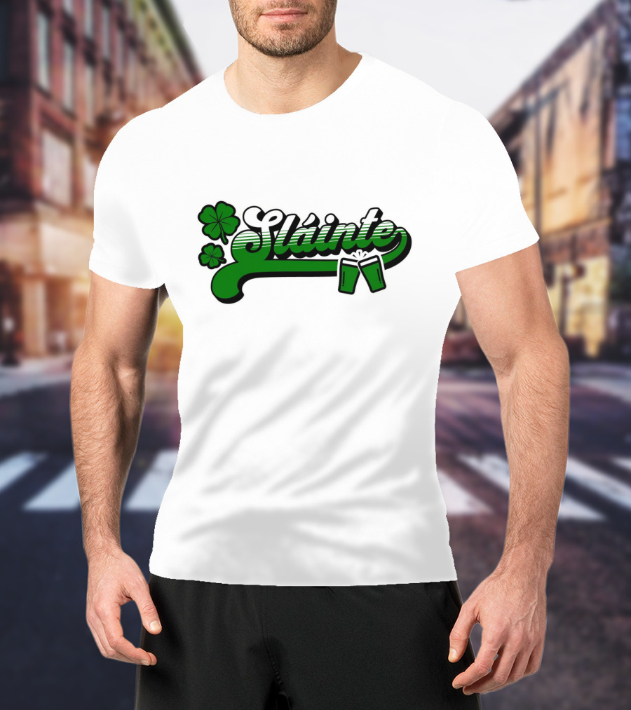 Sláinte Shamrock Gaelic Toast With Beer Glasses T-Shirt