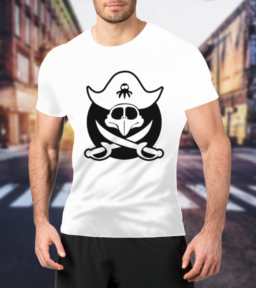 Sascha Grammel Frederic Pirat Skull And Crossed Swords Hat T-Shirt