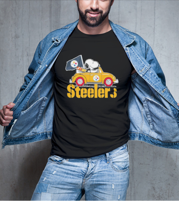 Peanuts Snoopy Woodstock Driving Yellow Car With Steelers Flag T-Shirt