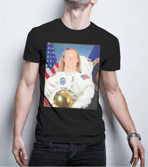 Trevor Lawrence Jacksonville Jaguars Win A Game Or Go To The Moon Astronaut USA Flag T-Shirt