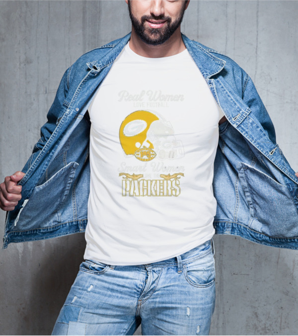 Real Women Love Football Smart Women Love The Packers X Snoopy Helmet Gold Football 105 T-Shirt