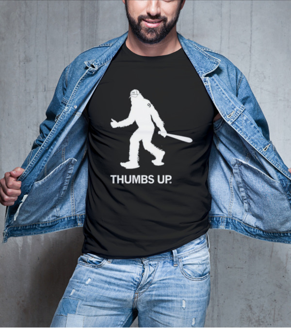 Thumbs Up Sasquatch KC Royals Baseball Bat номер 9 T-Shirt