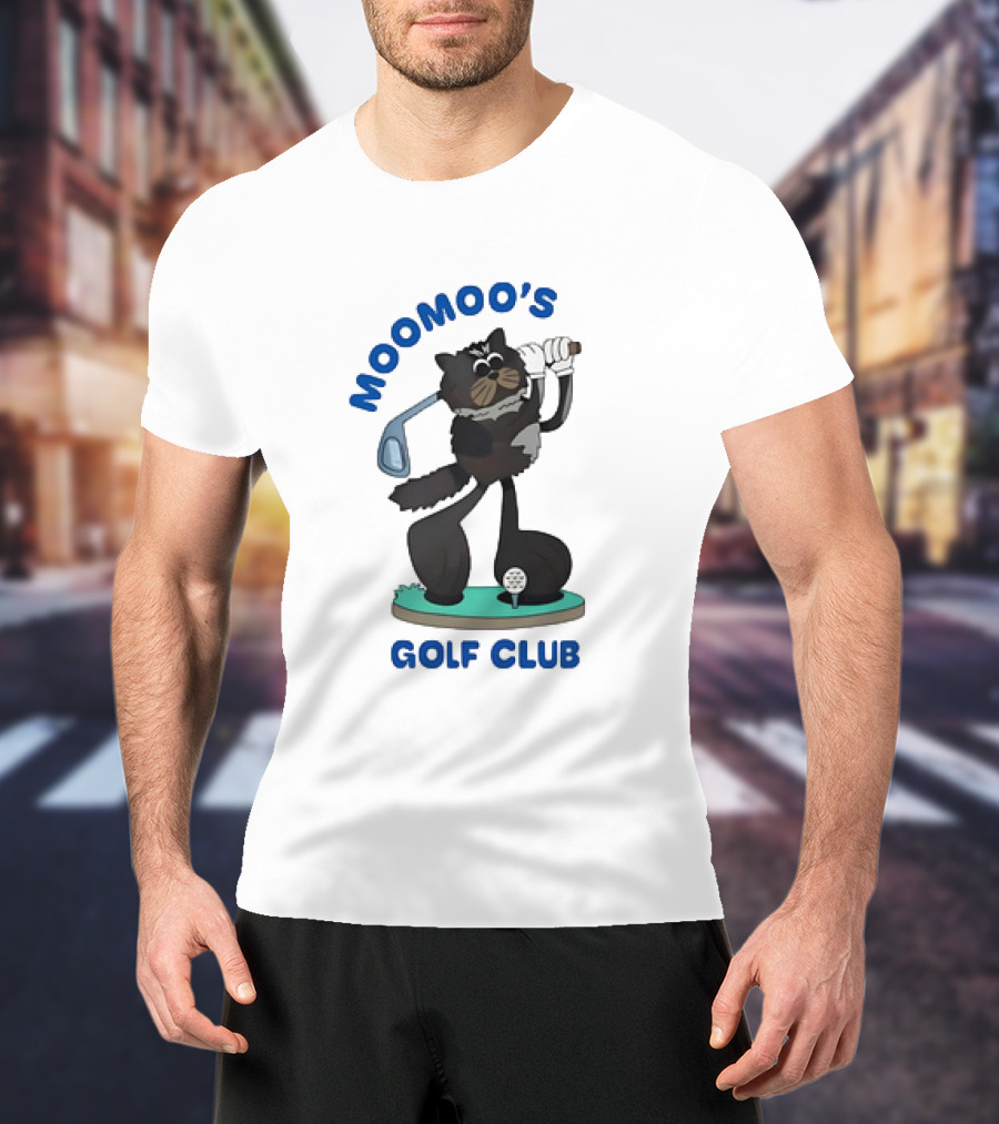 Moomoo's Golf Club Playful Cat On The Fairway T-Shirt