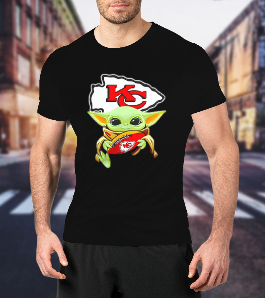 Baby Yoda Star Wars KC Chiefs Hug Football Team T-Shirt