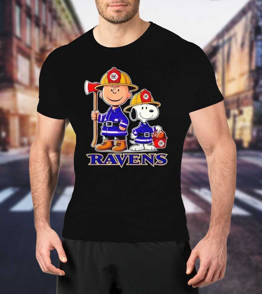 Firefighter Charlie Brown And Snoopy Baltimore Ravens T-Shirt