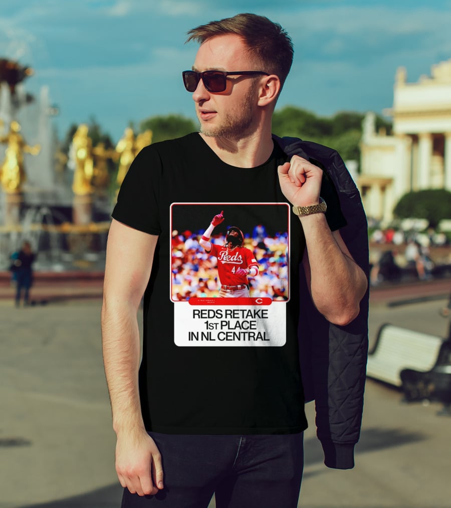 Cincinnati Reds Retake 1st Place In NL Central Elly De La Cruz T-Shirt