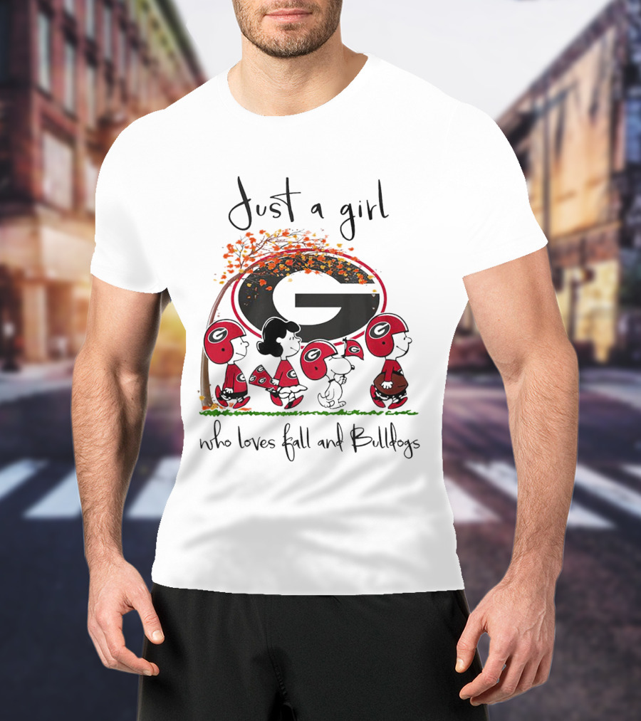 Just A Girl Who Loves Fall And Bulldogs Georgia Snoopy Football T-Shirt