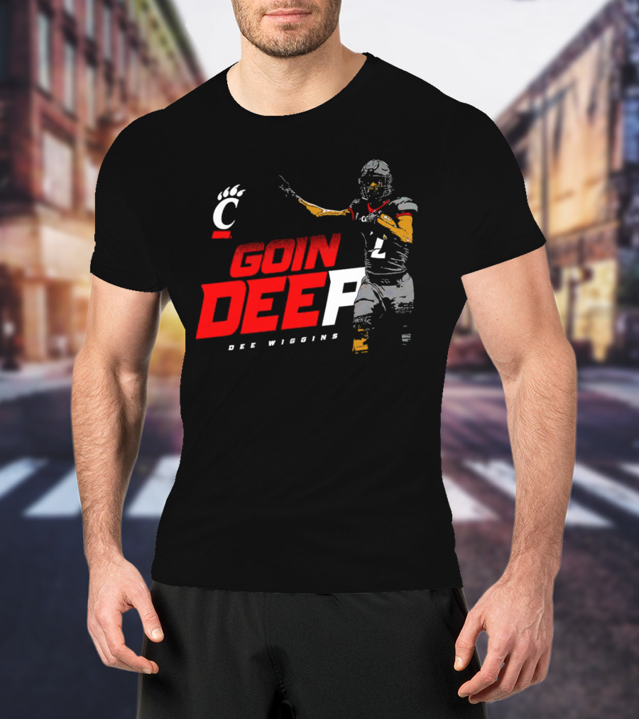 Dee Wiggins Goin’ Deep Cincinnati Bearcats Football Iconic Play Action T-Shirt