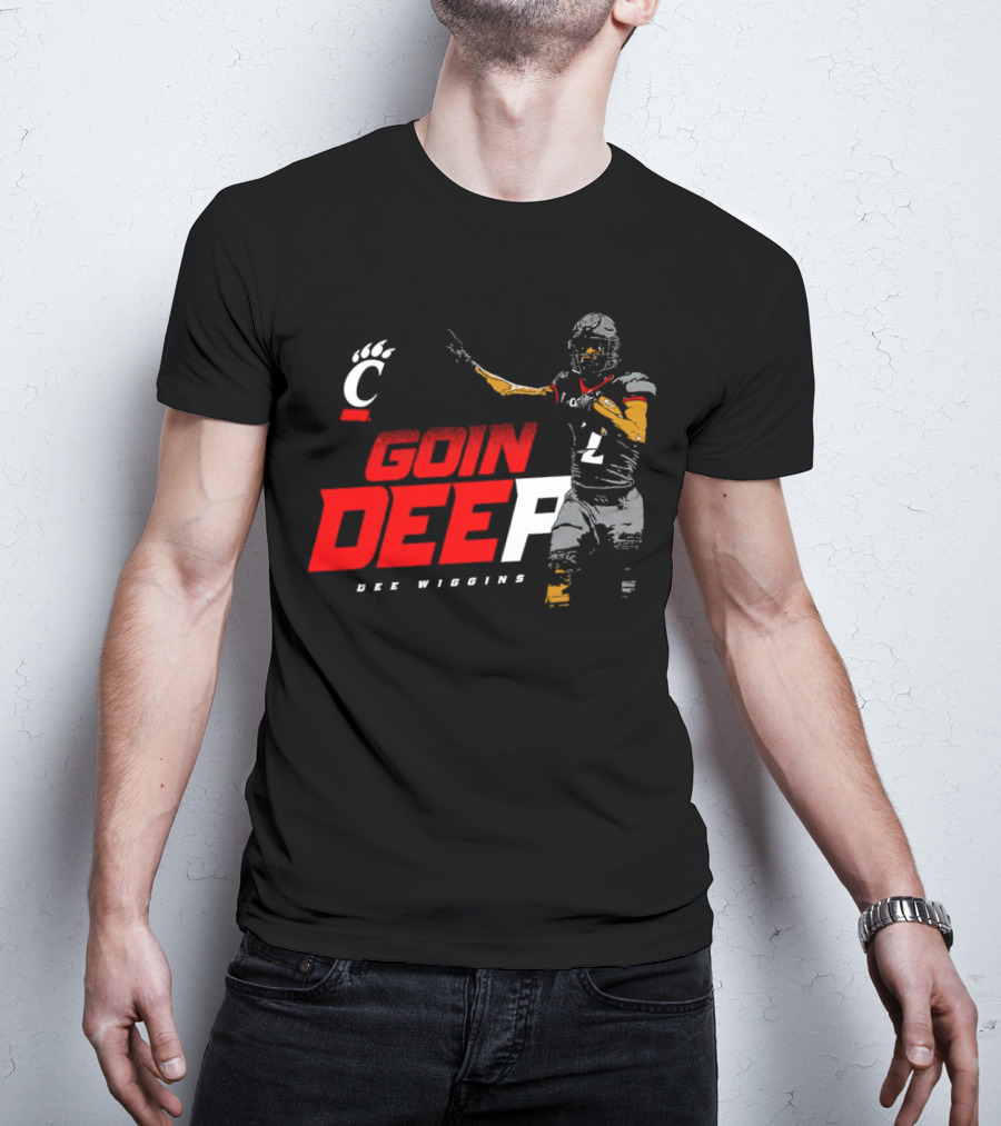 Dee Wiggins Goin’ Deep Cincinnati Bearcats Football Iconic Play Action T-Shirt