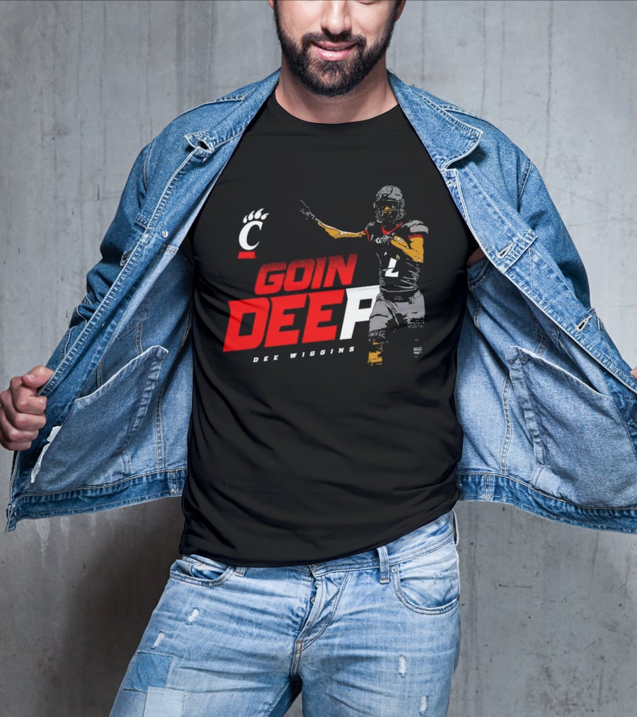Dee Wiggins Goin’ Deep Cincinnati Bearcats Football Iconic Play Action T-Shirt