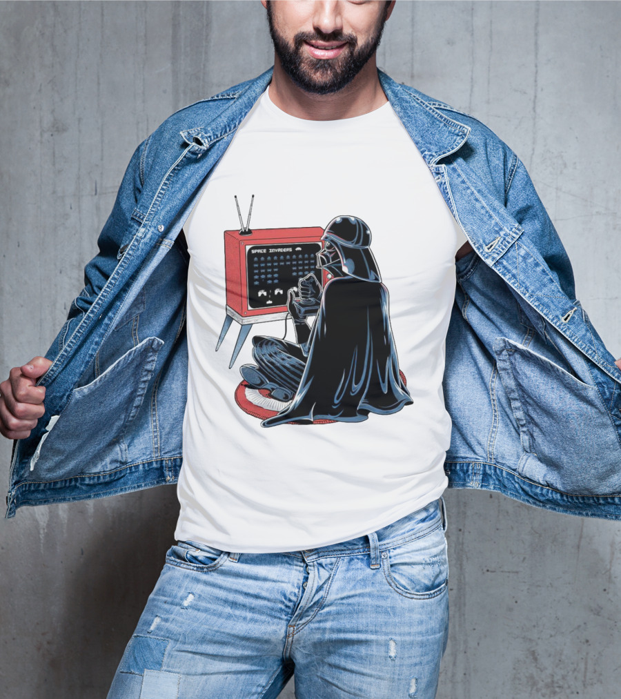 Nostalgic Darth Vader Playing Space Invaders On Retro TV T-Shirt