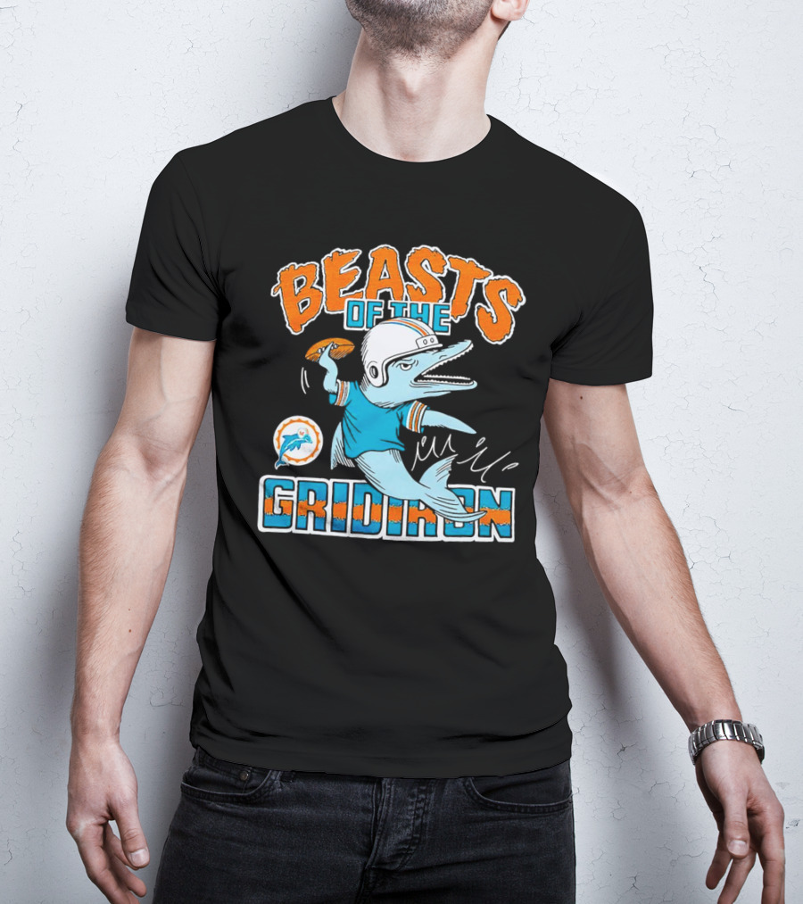 Miami Dolphins Beasts Of The Gridiron Football Dolphin Throwing Pass T-Shirt