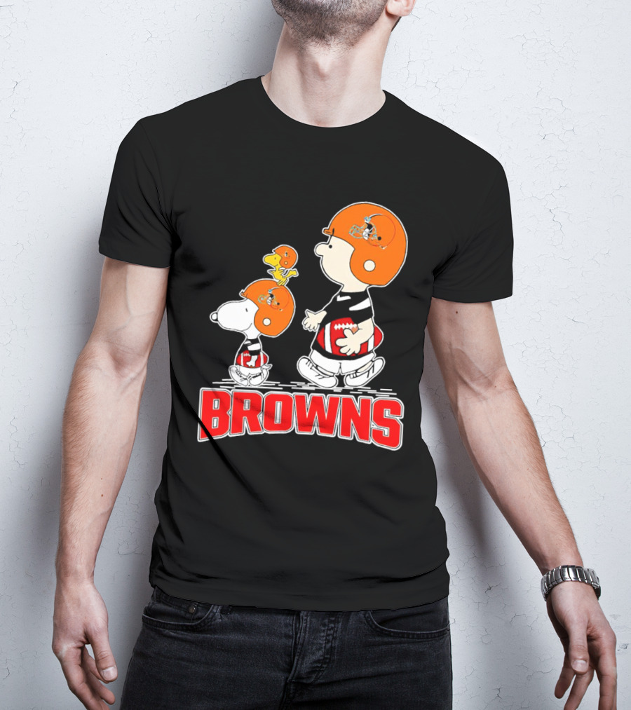 Browns Snoopy Charlie Brown Woodstock Football Helmets T-Shirt