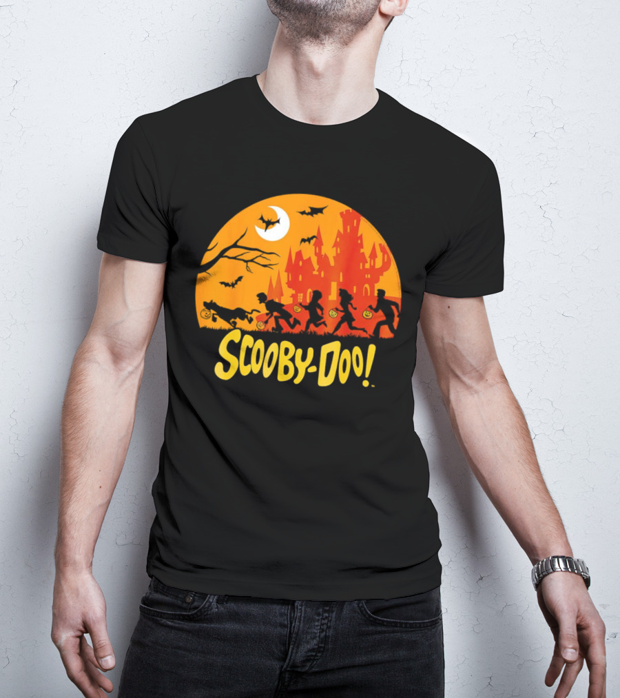 Scooby-Doo Halloween Run With Haunted Castle And Bats T-Shirt