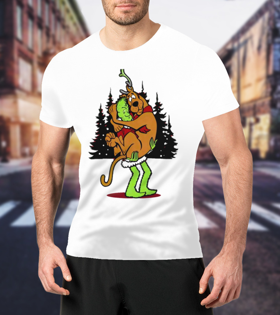 Grinch Scooby-Doo Shaggy Hug Funny Christmas Scene T-Shirt