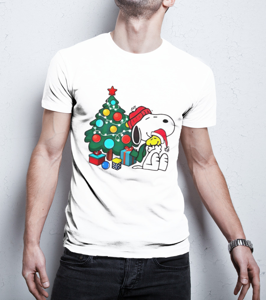 Peanuts Snoopy With Woodstock And Christmas Tree And Gifts T-Shirt
