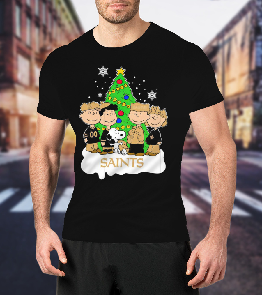 Peanuts Christmas New Orleans Saints Characters With Tree T-Shirt