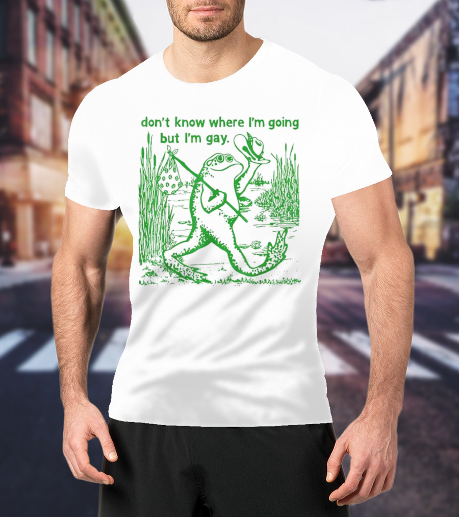 Don't Know Where I'm Going But I'm Gay Frog Carrying Bag And Hat In Nature Scene T-Shirt