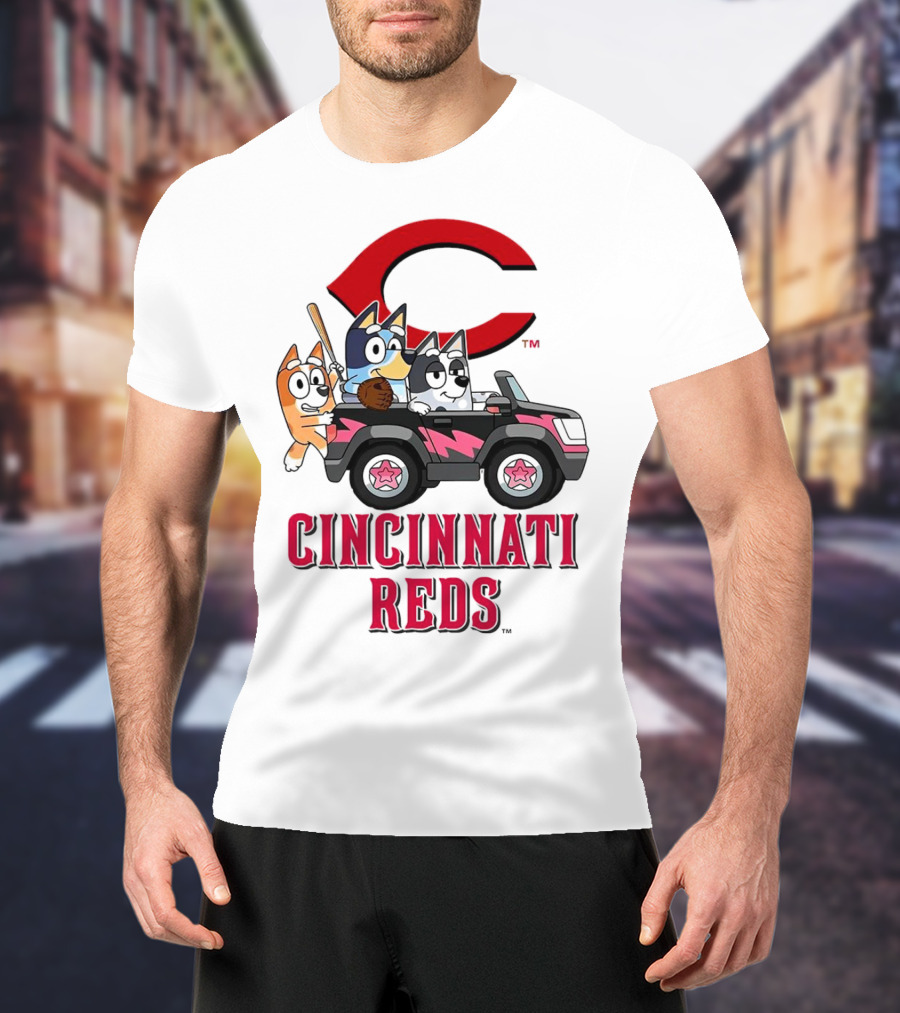 Cincinnati Reds Bandit Chilli Aunt Trixie Heeler Jeep T-Shirt