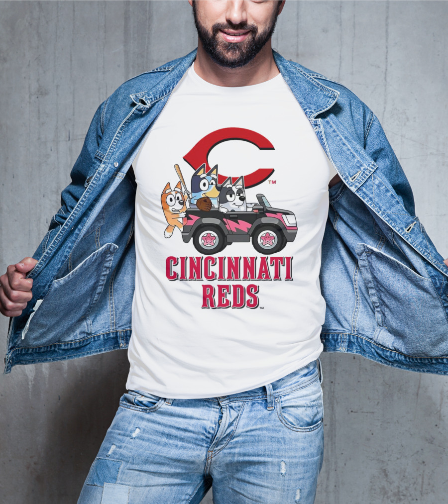 Cincinnati Reds Bandit Chilli Aunt Trixie Heeler Jeep T-Shirt