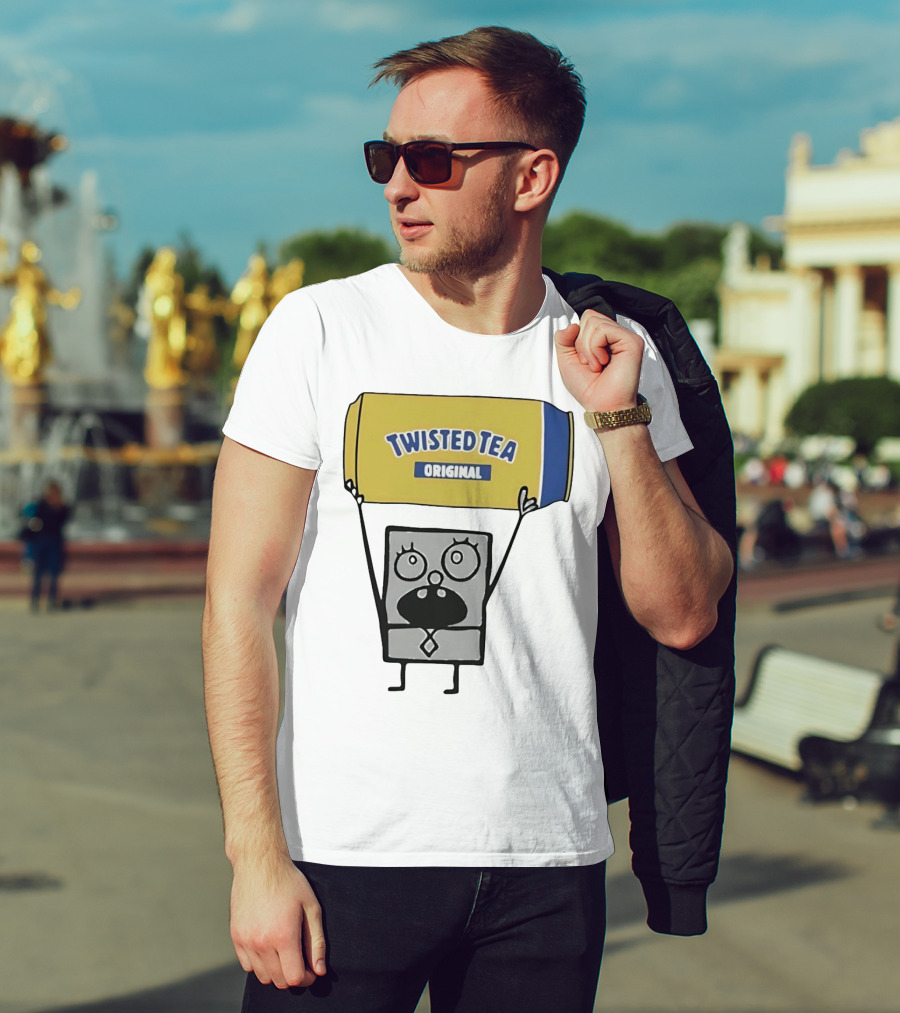 SpongeBob Doodlebob Holding Twisted Tea Original Can T-Shirt