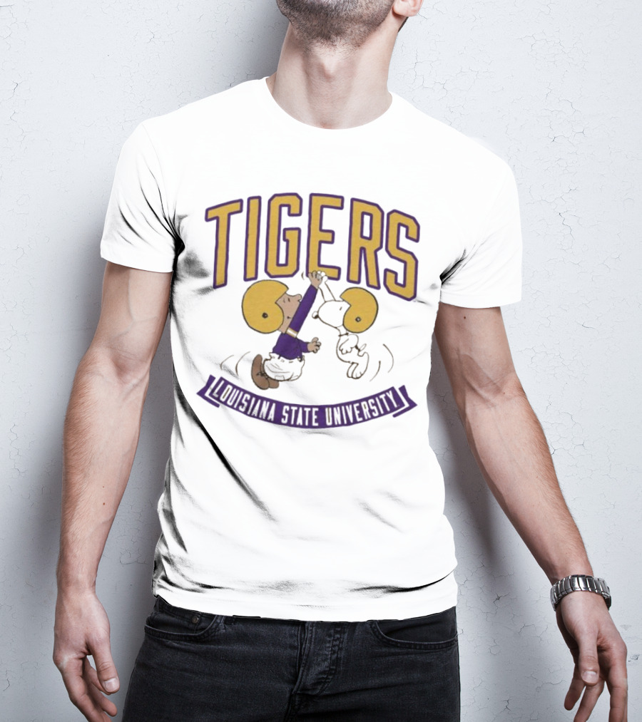 Charlie Brown And Snoopy High Five Louisiana State University Tigers T-Shirt