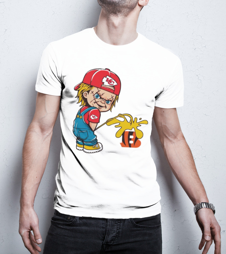 Kansas City Chiefs Chucky Pissing On Cincinnati Bengals T-Shirt