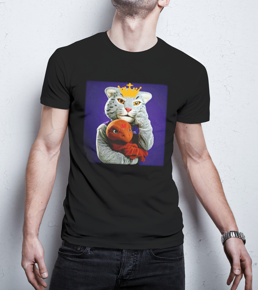 Turtles Beware King Willie Northwestern Wildcats Mascot Holds Terrapin Plush T-Shirt