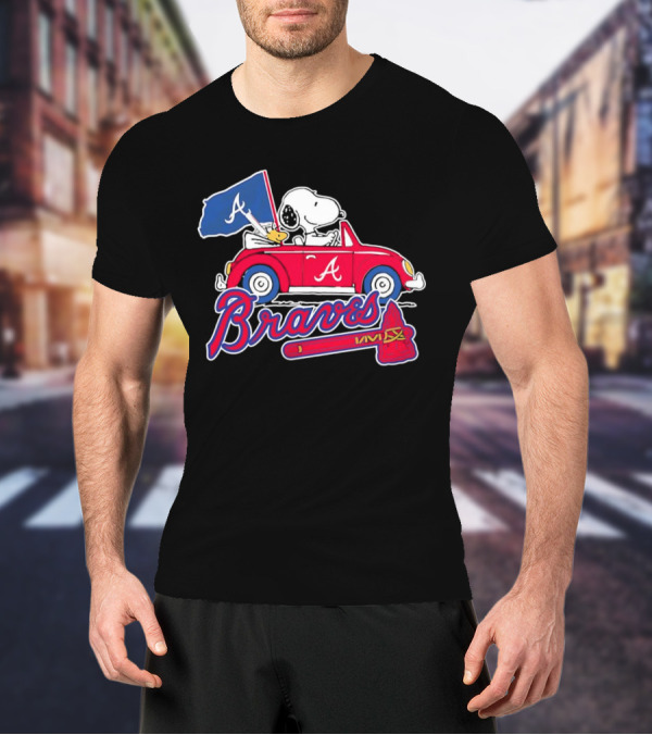 Snoopy And Woodstock Driving Car Atlanta Braves Logo Peanuts Cartoon T-Shirt