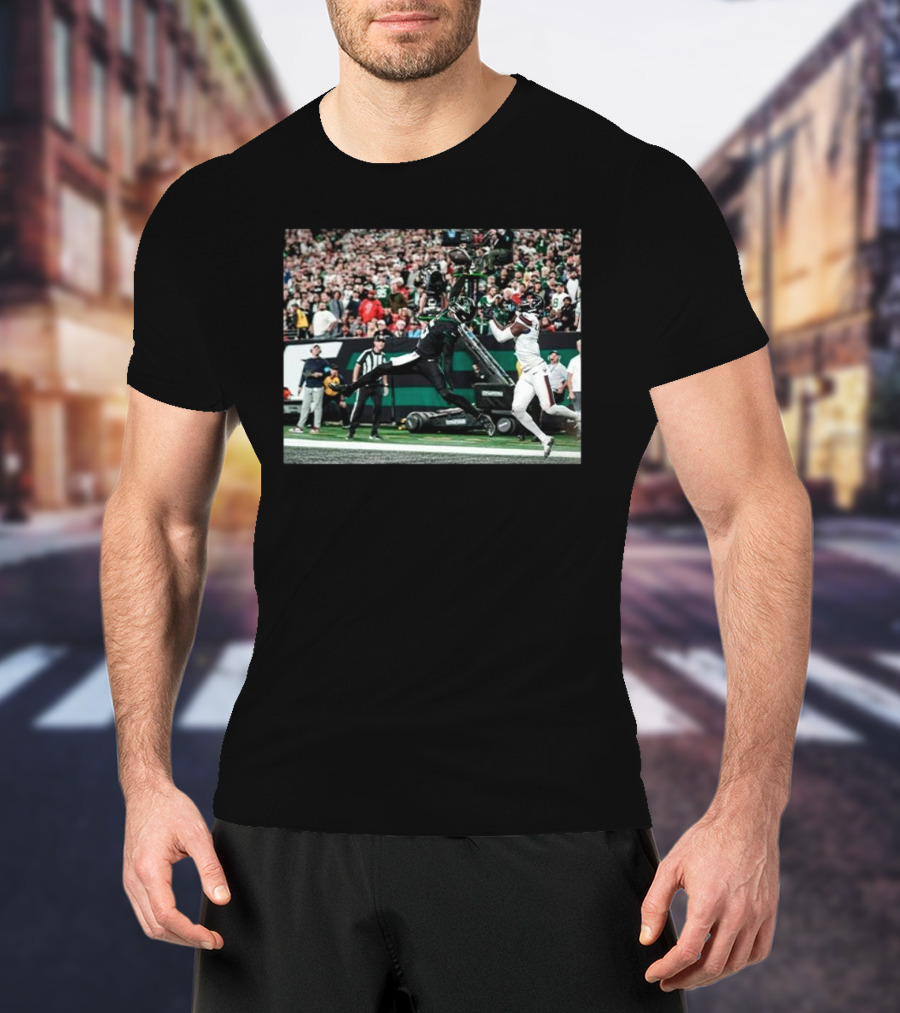 Garrett Wilson One-Handed Touchdown Catch Football Action T-Shirt